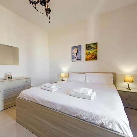 Comfortable 2br In Near Seafront 公寓 斯利马