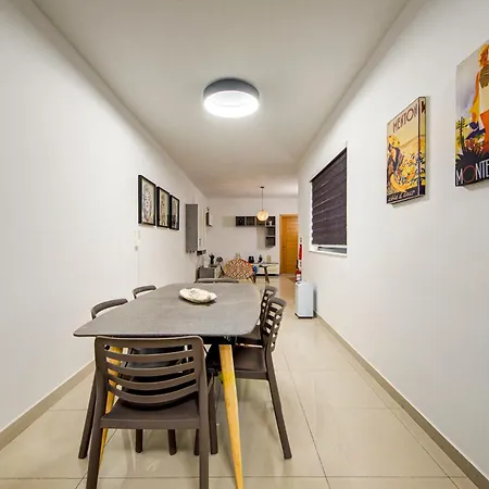 Comfortable 2br In Near Seafront 公寓 斯利马
