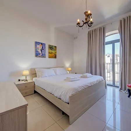 Comfortable 2br In Near Seafront 公寓 斯利马